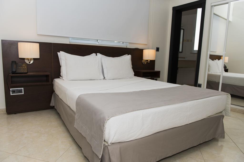 Hotel Perola Прая Екстериор снимка